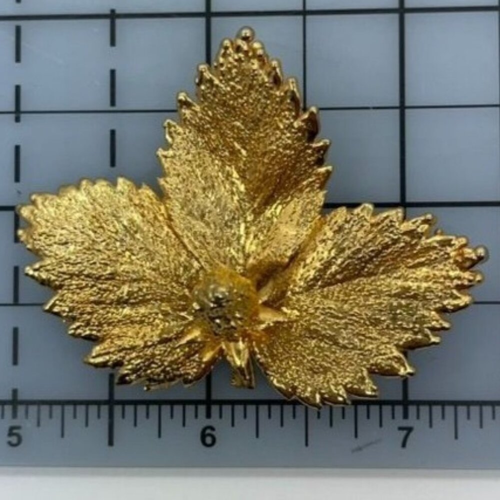 Vintage Gold Electropated Leaf Brooch Breveté Mark E in D Maker Botanical Style - Picture 5 of 5
